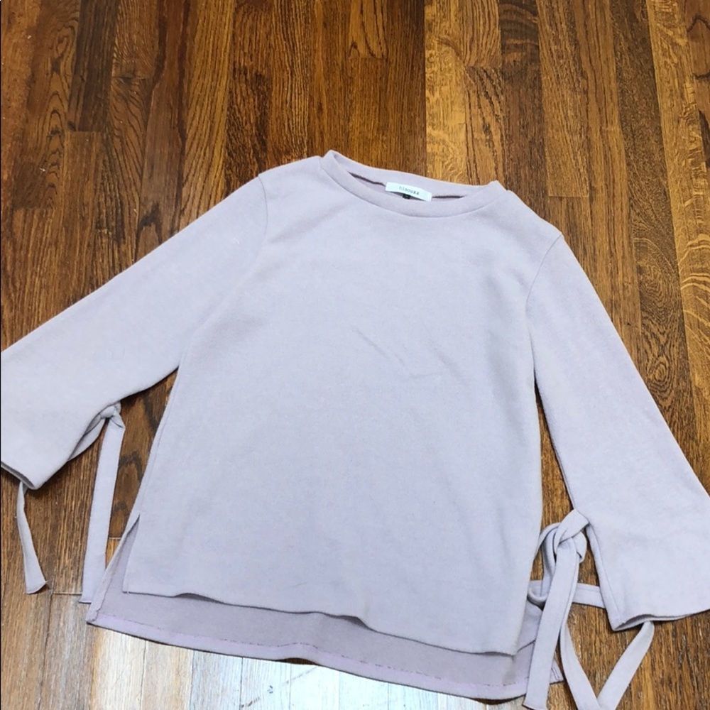 Bisouxx super soft sweater medium worn once